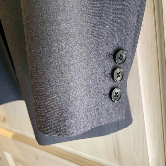 Like New The Curated The Classic Blazer - Picture 10 of 15
